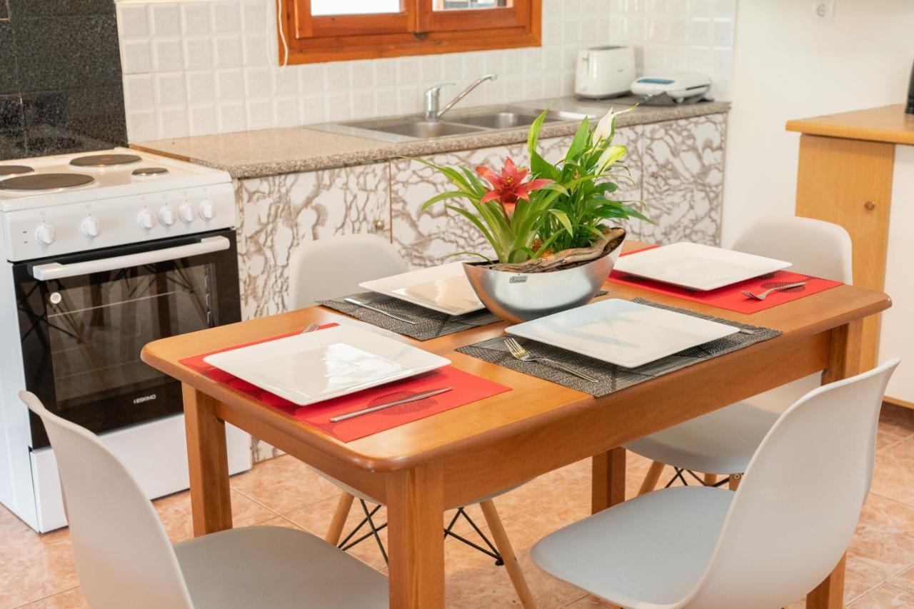 סבורונטה Afroditi Holiday Home - Yellow Apartment מראה חיצוני תמונה