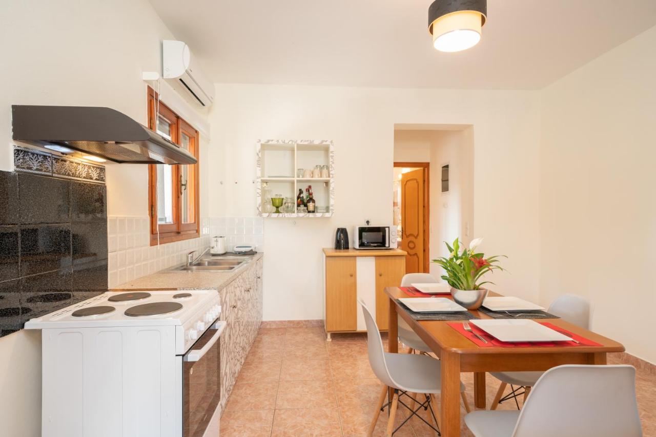 סבורונטה Afroditi Holiday Home - Yellow Apartment מראה חיצוני תמונה