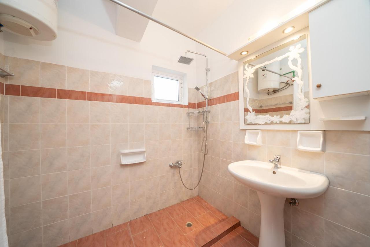 סבורונטה Afroditi Holiday Home - Yellow Apartment מראה חיצוני תמונה