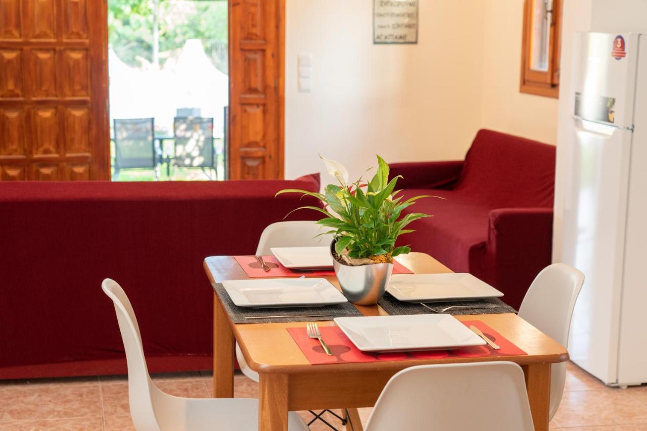 סבורונטה Afroditi Holiday Home - Yellow Apartment מראה חיצוני תמונה